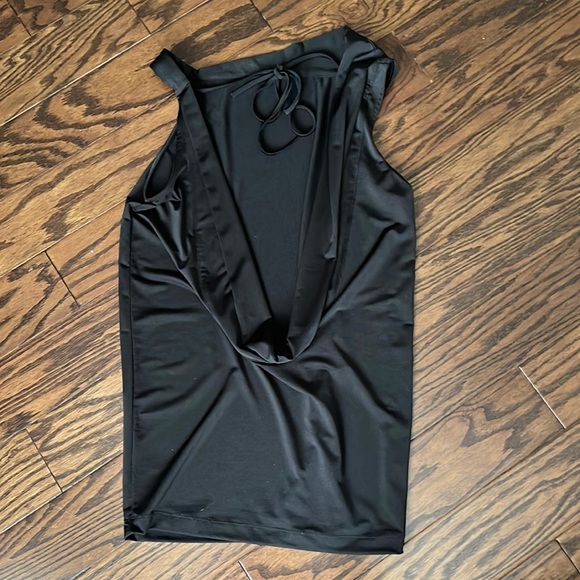 Black unique tank top. - Picture 1 of 7